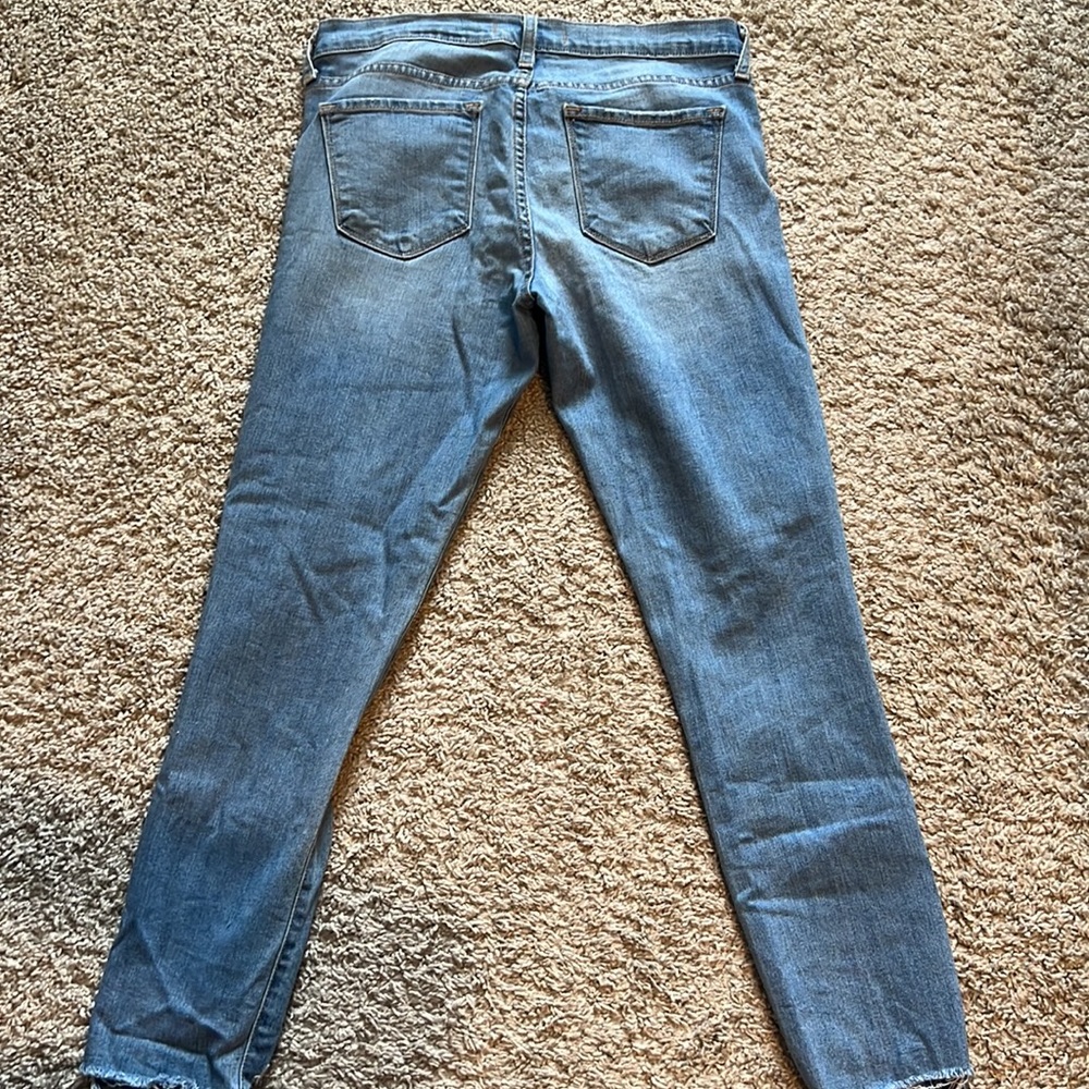 Distressed jeans - Picture 4 of 6